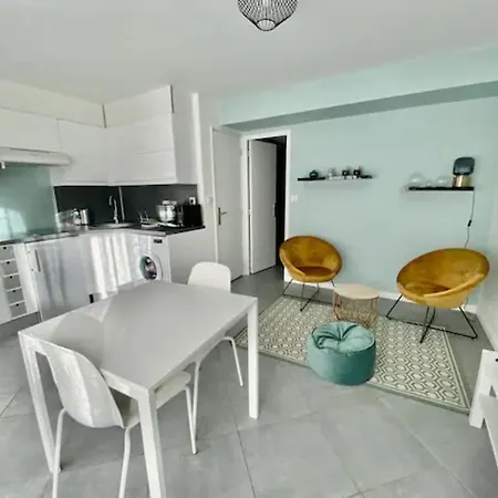 Jean Paul 2 Au Coeur De , Gare 