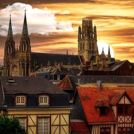 Daire Jean Paul 2 Au Coeur De , Gare 